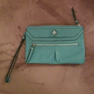 Simply Vera Wang turquoise wristlet